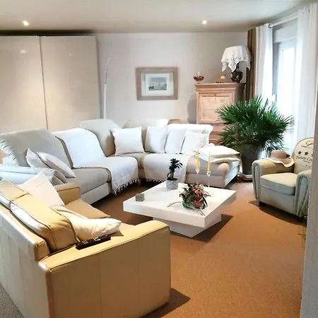 D'hotes De Charme Avec Piscine Terrasse Et Vue Sur Les Prairies Bed and Breakfast Monthureux-sur-Saône