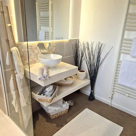 D'hotes De Charme Avec Piscine Terrasse Et Vue Sur Les Prairies