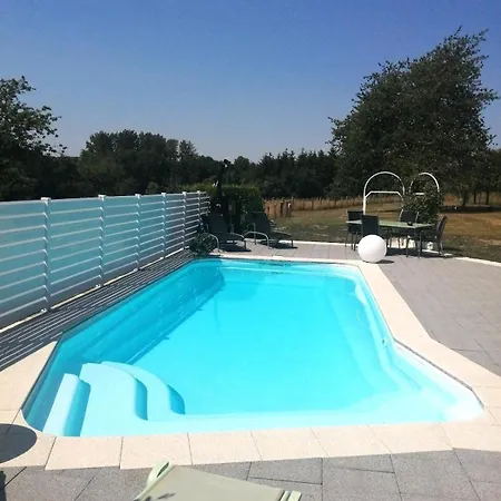 Bed and Breakfast D'hotes De Charme Avec Piscine Terrasse Et Vue Sur Les Prairies