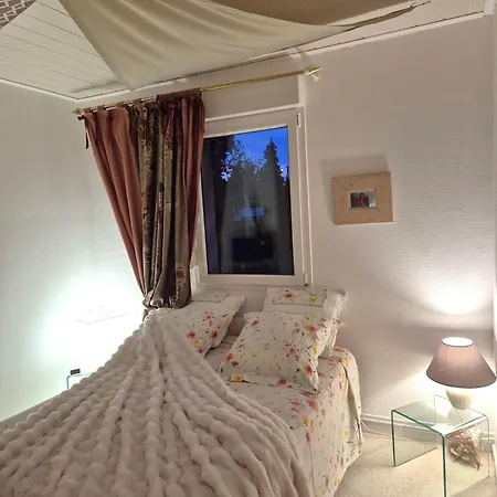 Bed and Breakfast D'hotes De Charme Avec Piscine Terrasse Et Vue Sur Les Prairies 3*