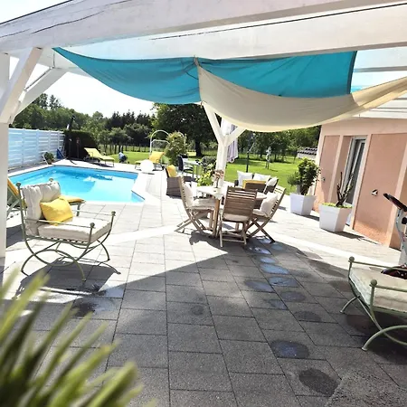 D'hotes De Charme Avec Piscine Terrasse Et Vue Sur Les Prairies 3*